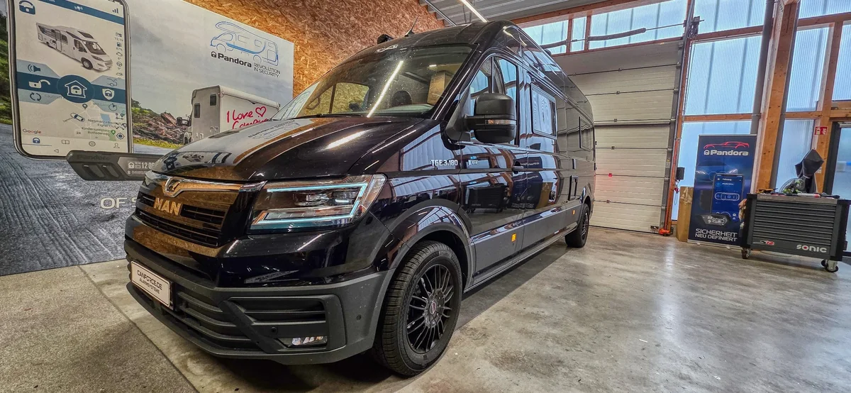 MAN TGE Mega Mobil Camper mit Pandora Alarmanlage bei CANFORCE