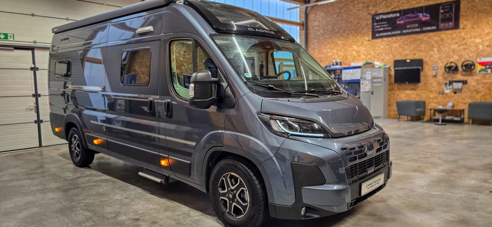 Adria Wohnmobil auf Fiat Ducato Basis mit Pandora Alarmanlage