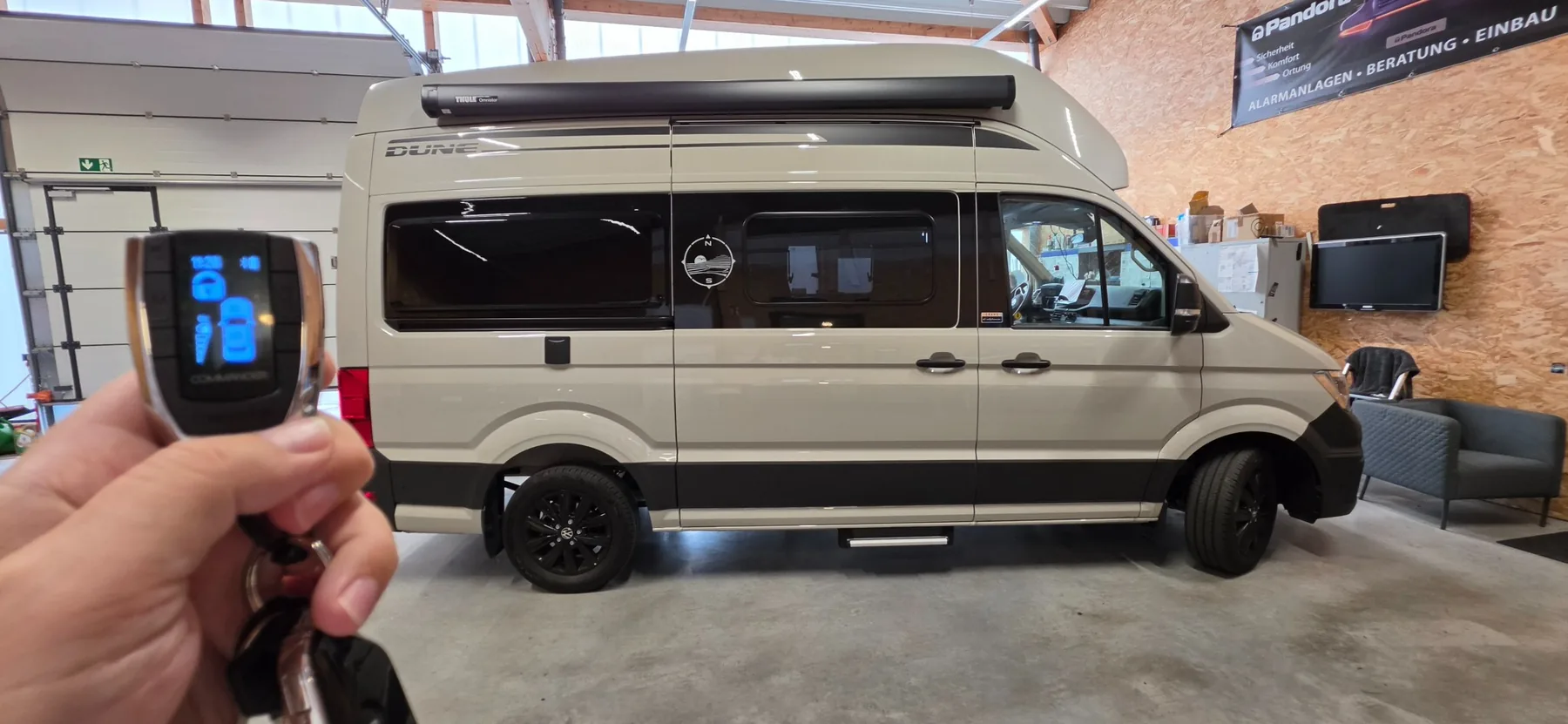 VW Grand California DUNE mit VW Crafter · Pandora Camper Pro V2 Alarmanlage von CANFORCE