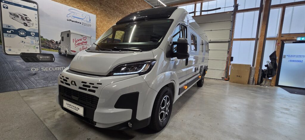 Adria 640 SGX: Pandora Camper im Kastenwagen